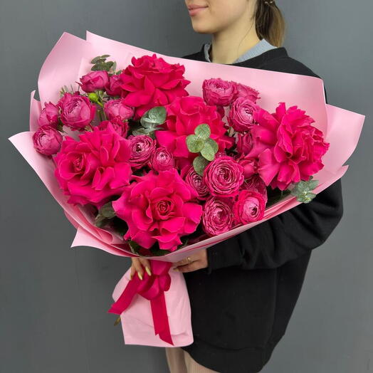 Малиновый моно французских и кустовых роз💕