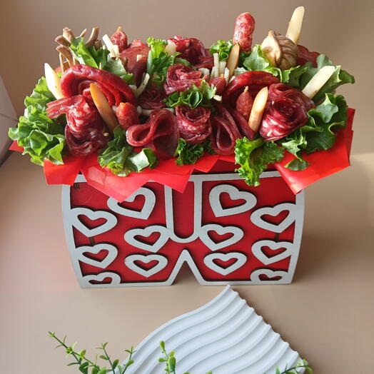 Закусочный букет в кашпо Труселя