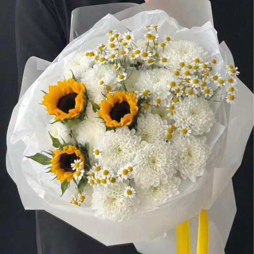 🌼 Mieszany bukiet: 3 słoneczniki, rumianek spray i chryzantemy spray