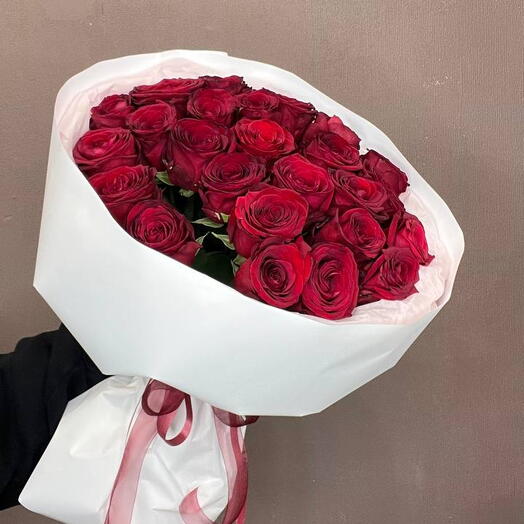 Букет из 25 красных роз