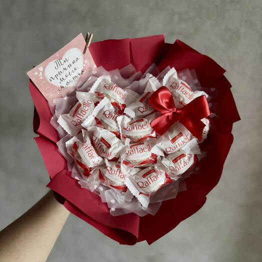 Букет-сердце из Raffaello на 14 февраля мини