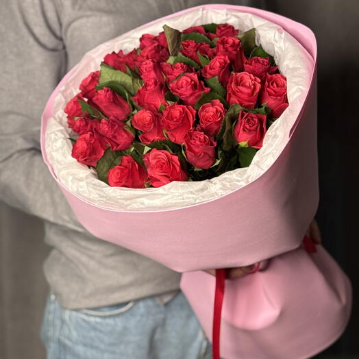 31 Роза Кения в розовой упаковке
