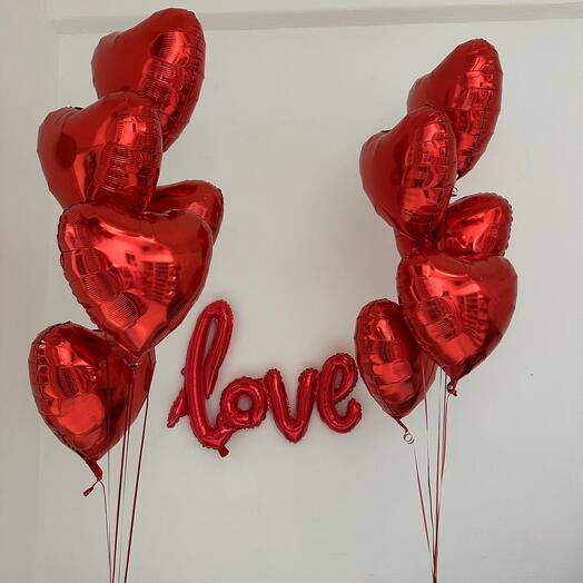 Шарики сердечки красные с надписью love