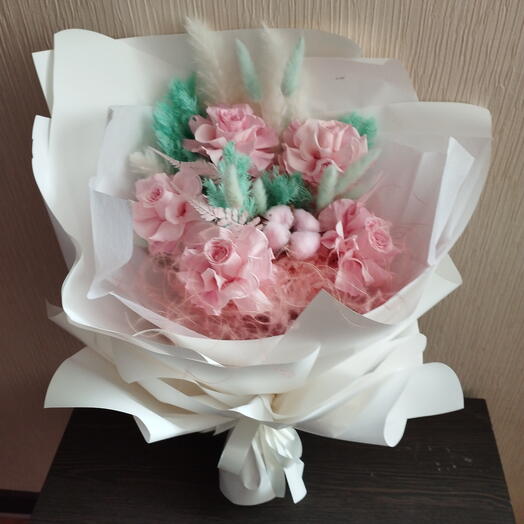 Букет из стабилизированых цветов