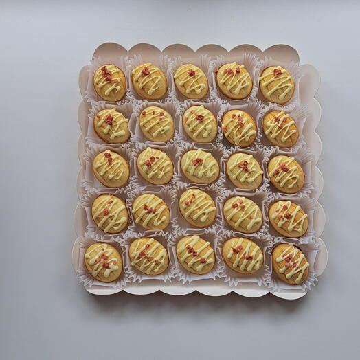 Орешки с клубничной сгущенкой
