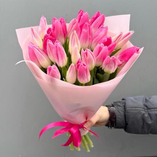 25 розовых тюльпанов
