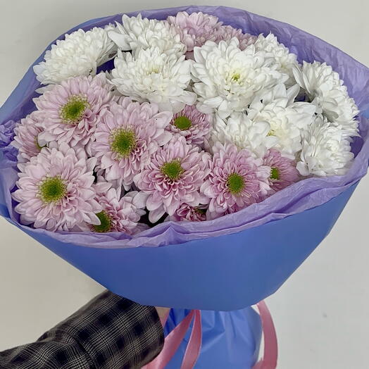 Сборный букет из кустовых хризантем