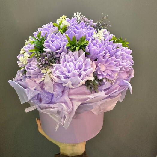 Сиреневая композиция из мыла