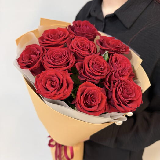 Ramo de 11 rosas rojas por paquete