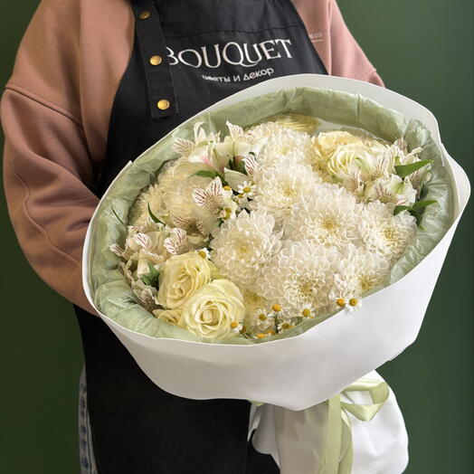 Букет сборный с кустовыми розами