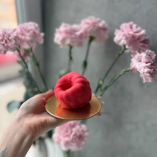 Корпусное муссовое пирожное Малина
