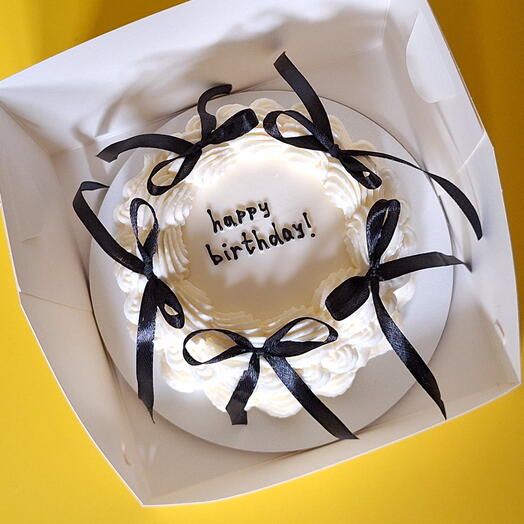 Бенто-торт Ламбет с бантиками happy birthday
