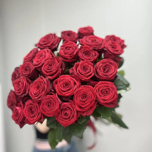 Букет красных роз 25 шт. Под красную атласную ленту 🌹