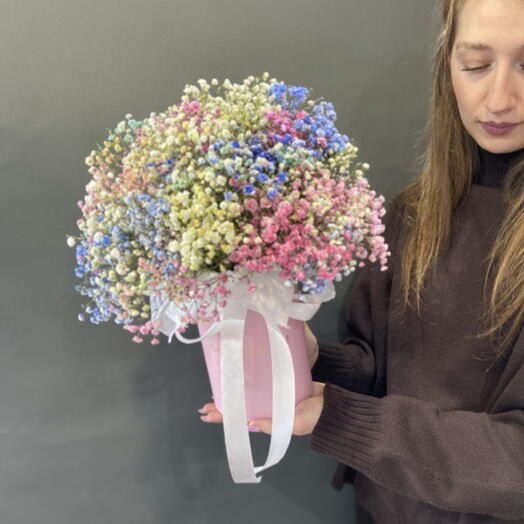 Композиция из радужной гипсофилы 🦄