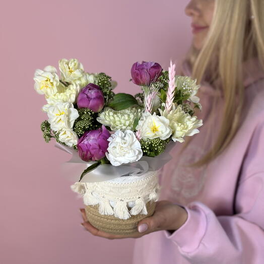 Мини композиция с пионами