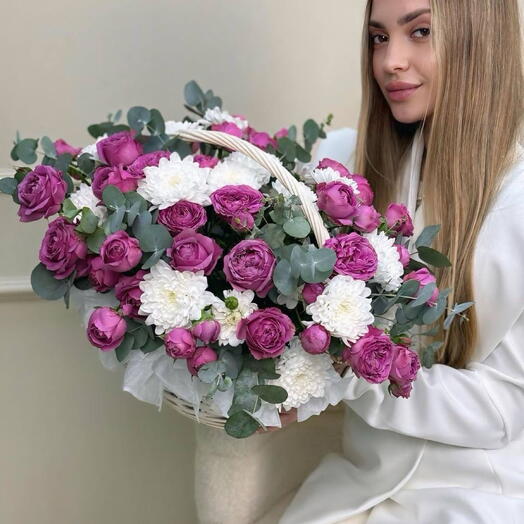 Корзина с кустовой розой и хризантемой Алтай  797