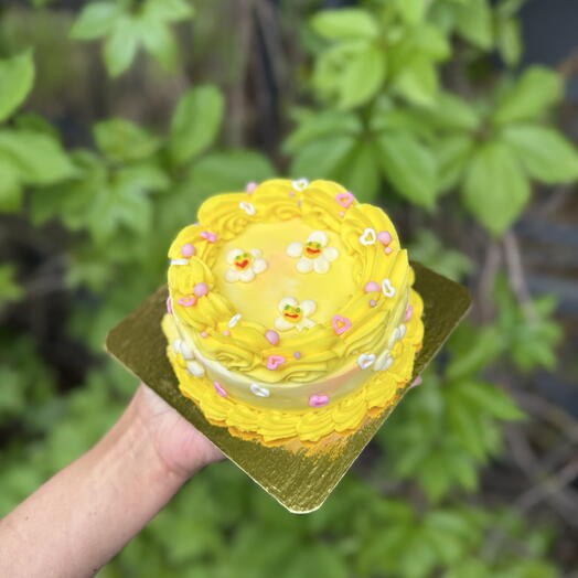 Бенто-торт с рюшами и ромашками