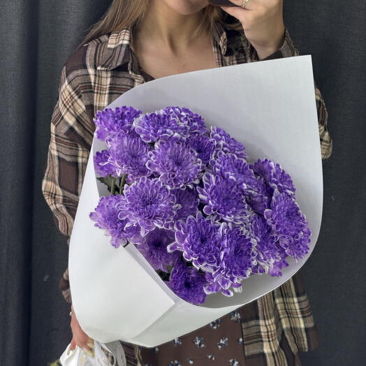 Конвертик из пяти ярко-сиреневых хризантем Сиреневый вайб 💜🕶️