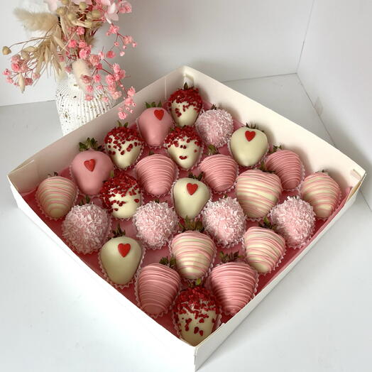 Клубника в шоколаде 25 шт Love pink