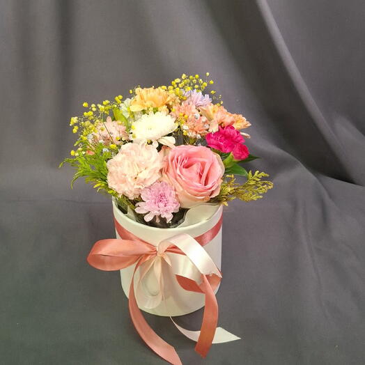 Шляпная коробка летних цветов 💐