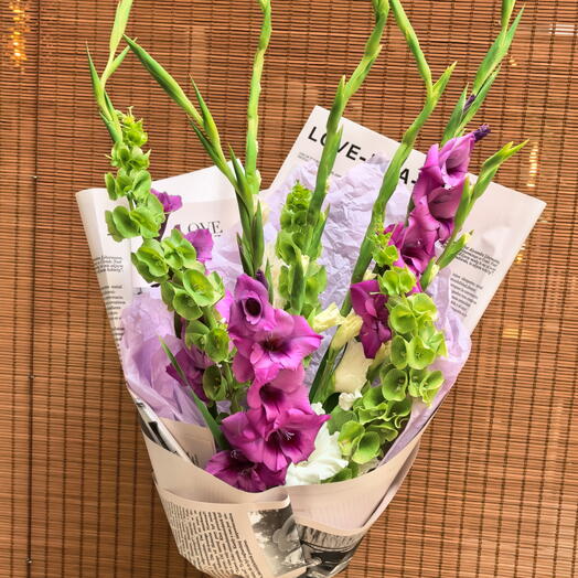 Шикарные гладиолусы