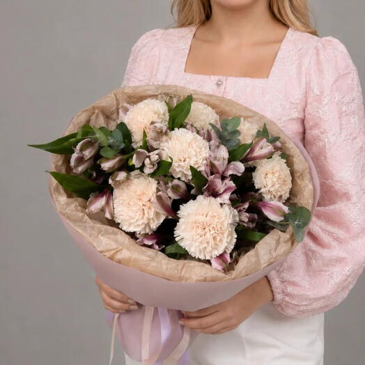 Букет с диантусами и альстромерией 💜