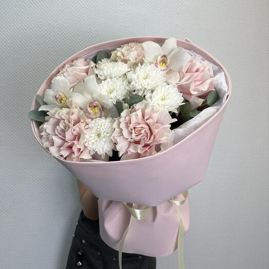 Нежный букет🌸 | Букет: хризантема, орхидея, ажурная Роза, эвкалипт