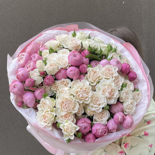 Букет с пионовидными кустовыми розами💕💕💕