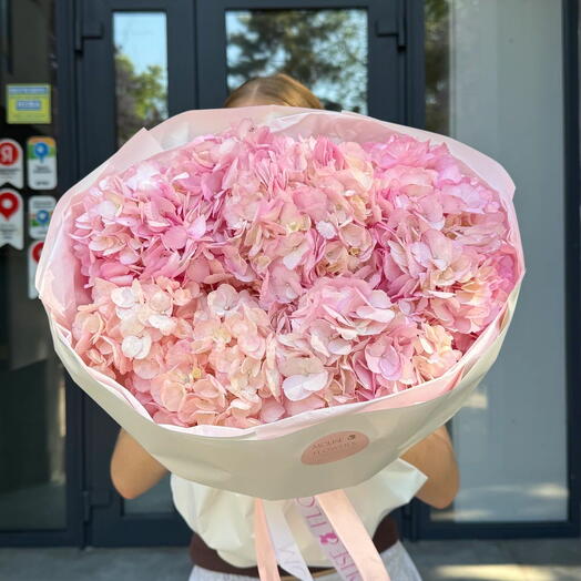 Авторский монобукет Mouse Flowers:Гортензия