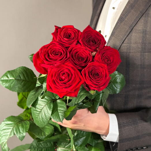 Букет из 7 роз Red Naomi