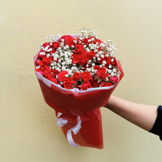 9 кустовых роз