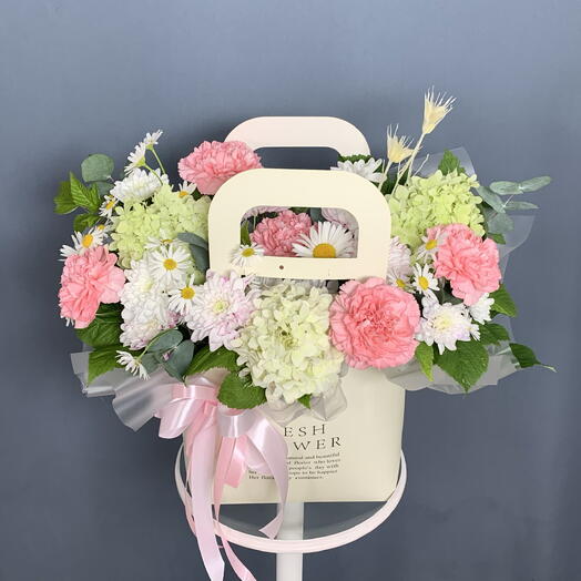 Хризантема,диантус,гортензия в коробке🌸