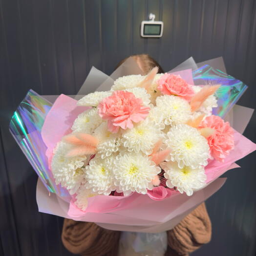 Букет для девушки 💖 в сверкающей упаковке