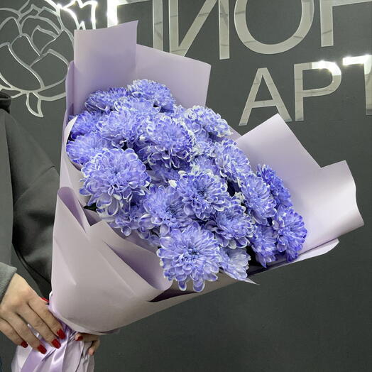 Букет из пяти сиреневых хризантем