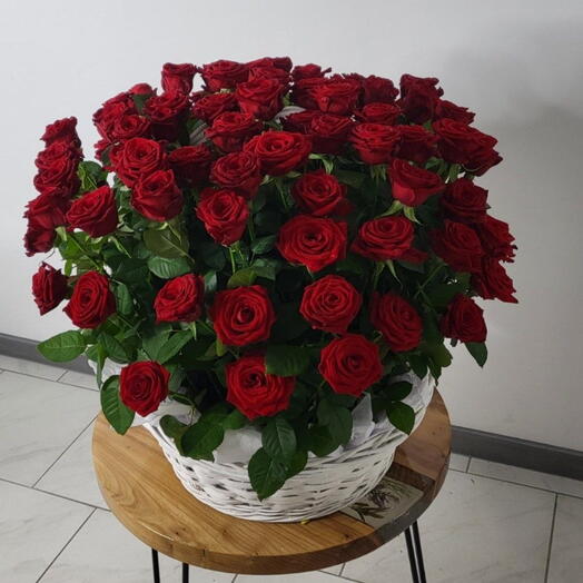 Корзина из 51 розы