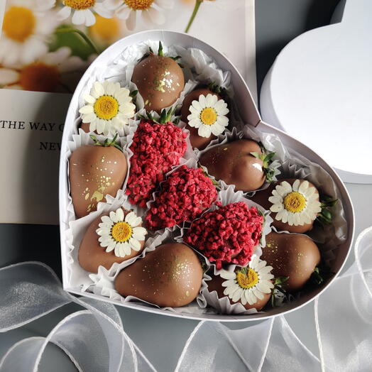 Клубника в шоколаде "Летняя роса"