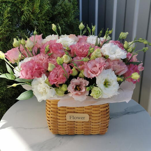 Корзина с эустомой🌸