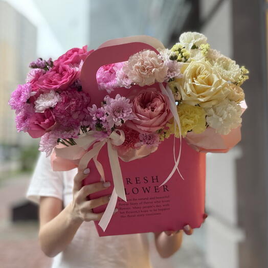 Огромная композиция цветов🩷😍 яркий, сочный градиент свежих цветов 🌸 Розы, диантусы, статица 🥰