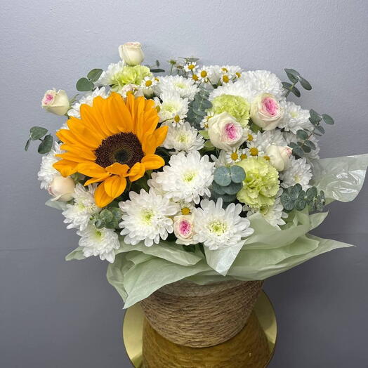 Корзина с подсолнухом