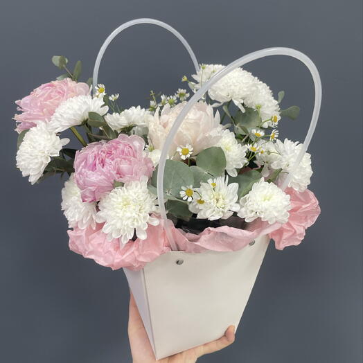 Композиция «Нежные чувства» 😊💕 с пионами и хризантемой