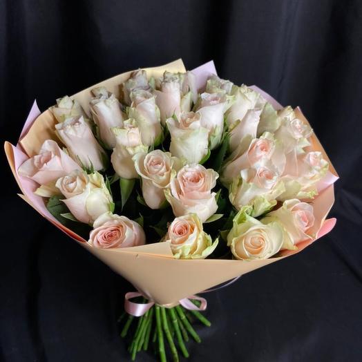 Букет из 33 розовых роз