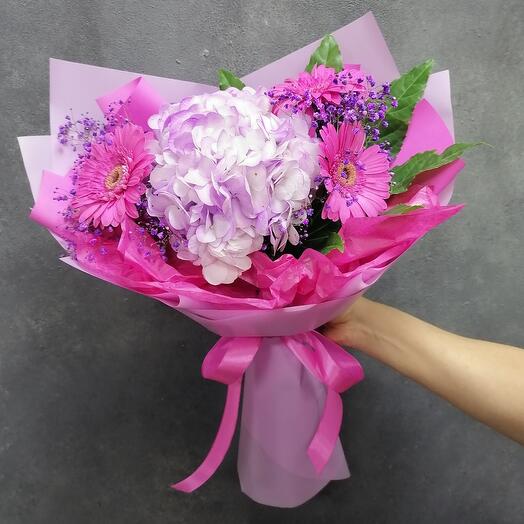 Ramo de Camellia con Hortensia y gerbera