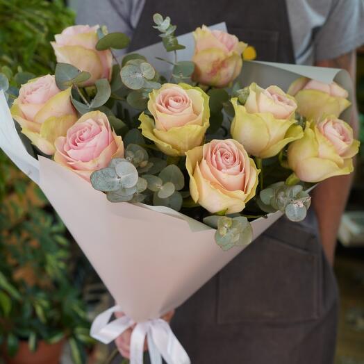 Bouquet of roses and eucalyptus