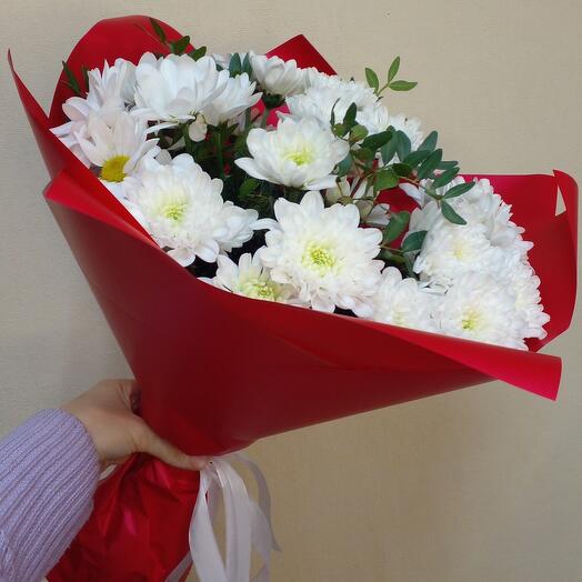 5 White chrysanthemums