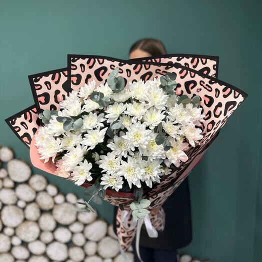 11 white chrysanthemums