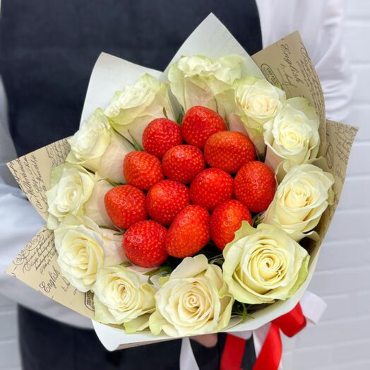 Букет белых роз и клубники от Flowerstorg N114