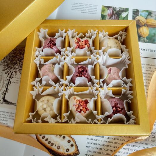 Handmade chocolates "Assorted 1",9 pieces in a gift box