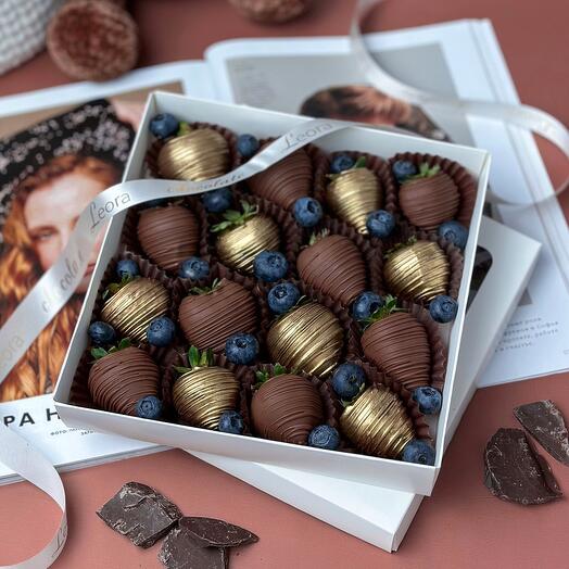 Клубника в Шоколаде 16-25 шт. Бельгийский шоколад Callebaut. Подарочный набор 1066. Leora chocolate