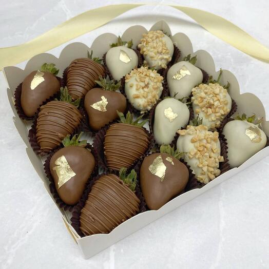 Новогодний набор клубника в шоколаде в подарок