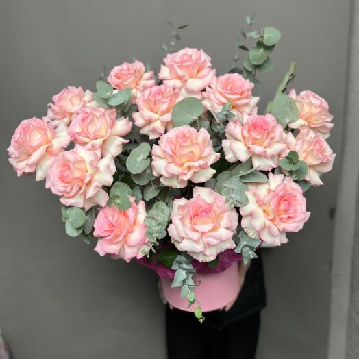 Композиция 3967 l Пышные Французкие Розы Эсперанс с эвкалиптом